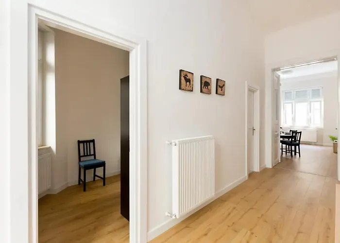 Kresz Geza 29 Westend Station 2 Bedrooms+Living Ac