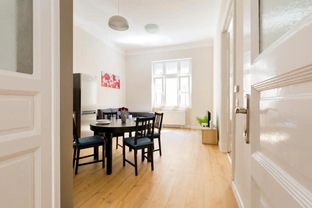 Kresz Geza 29 Westend Station 2 Bedrooms+living Ac Апартаменти