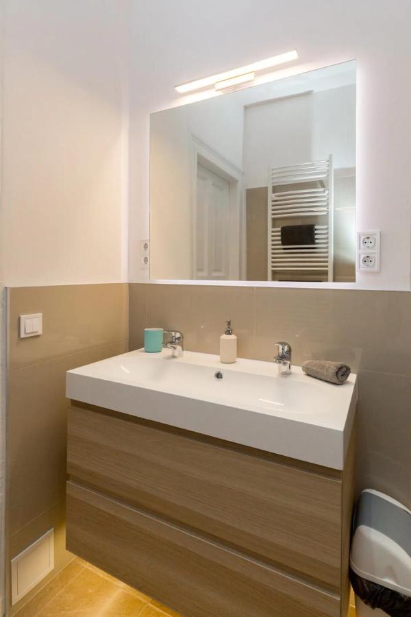 Kresz Geza 29 Westend Station 2 Bedrooms+living Ac * Будапешт